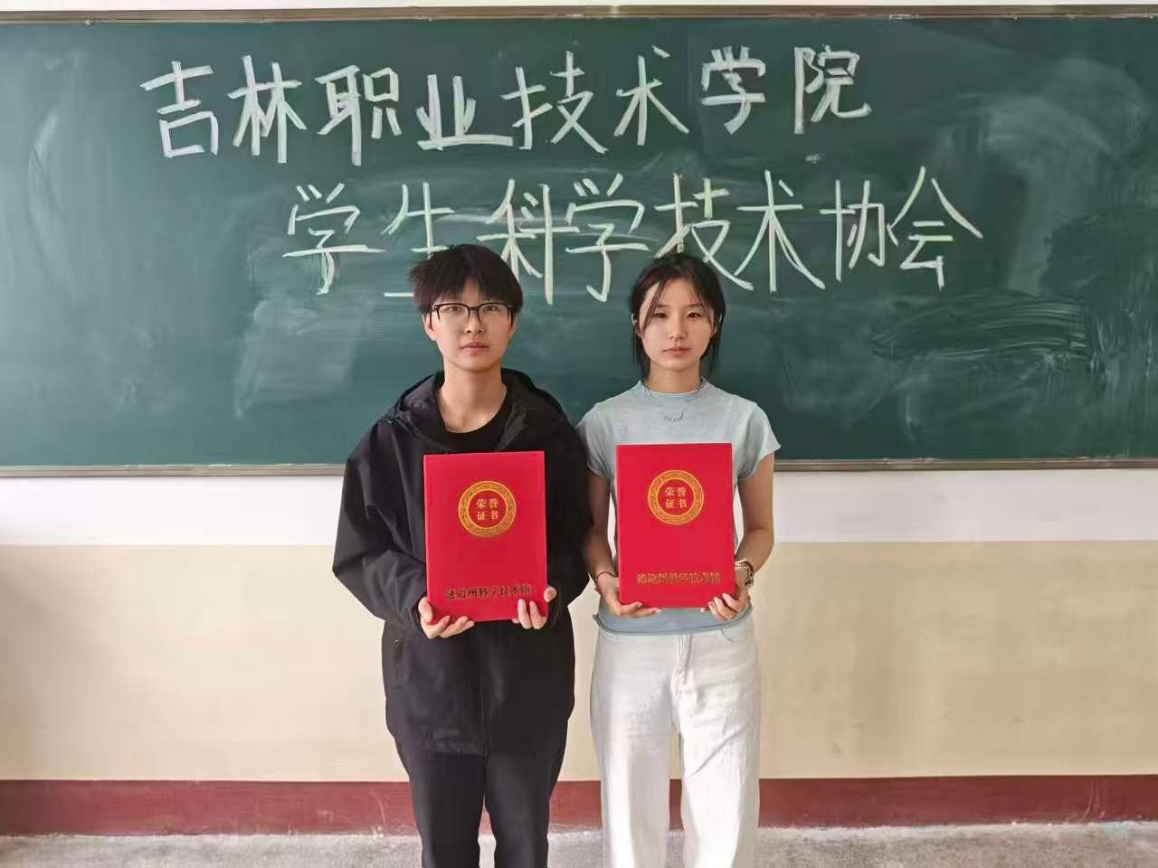 人人体育欧冠直播